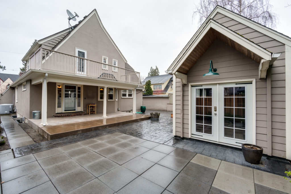 GORGEOUS TUDOR IN DOLPH PARK