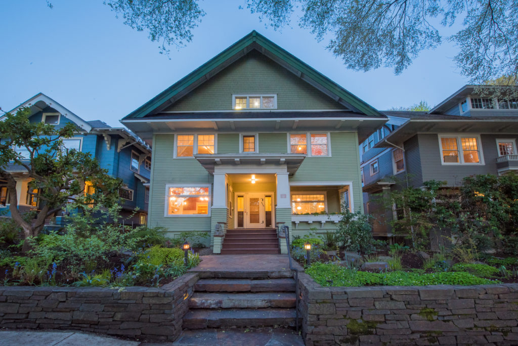 MAJESTIC CRAFTSMAN IN HISTORIC LADD'S ADDITION