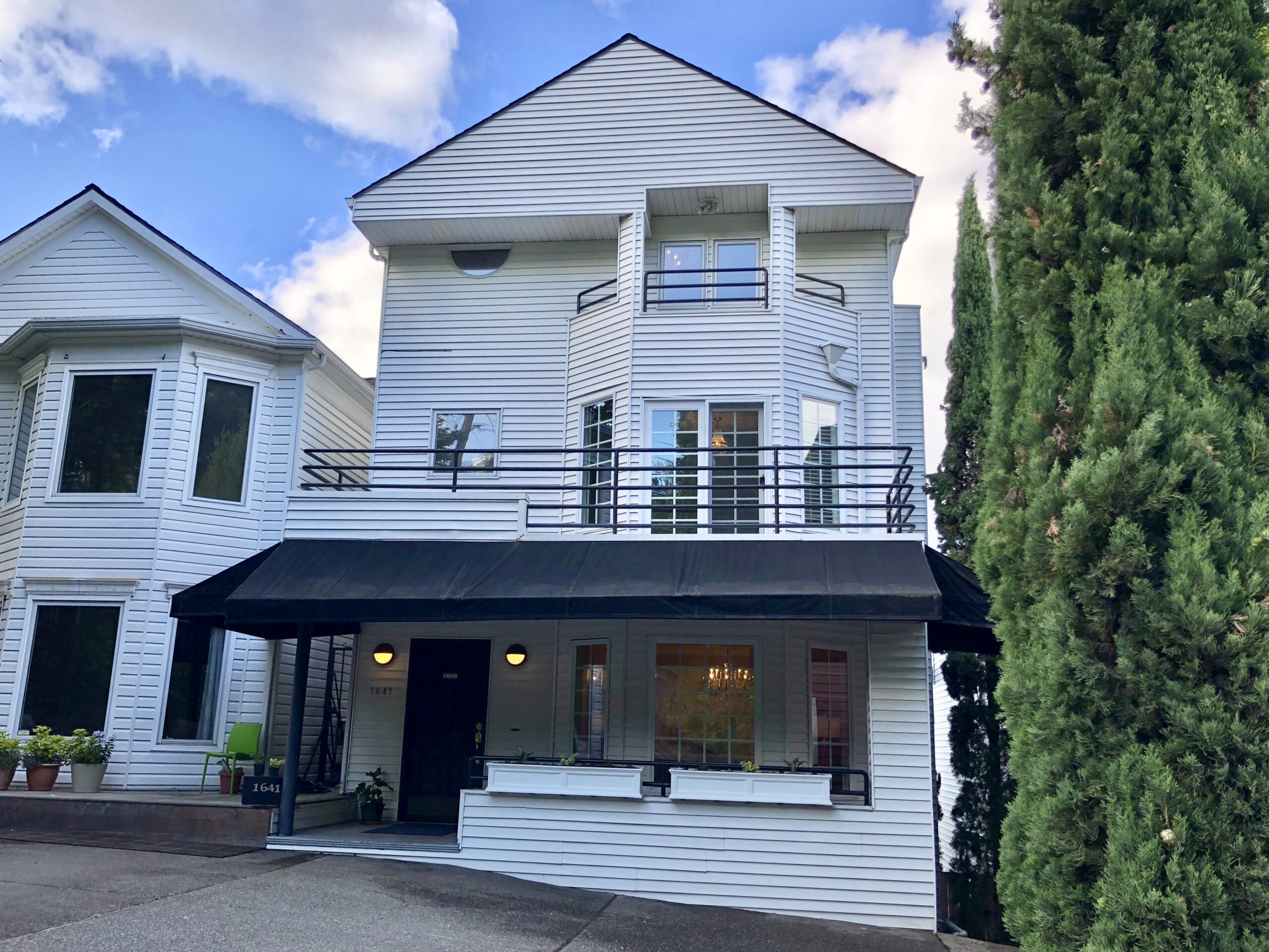 Panoramic Portland Classic – Just Listed in Goose Hollow!