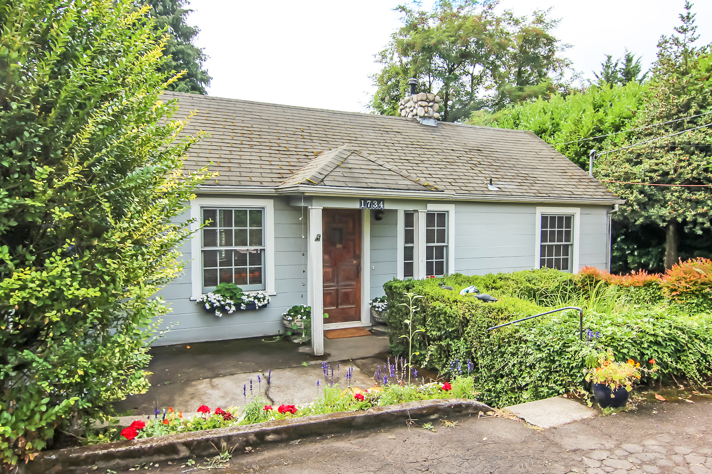 Just Listed! SW Portland Fixer