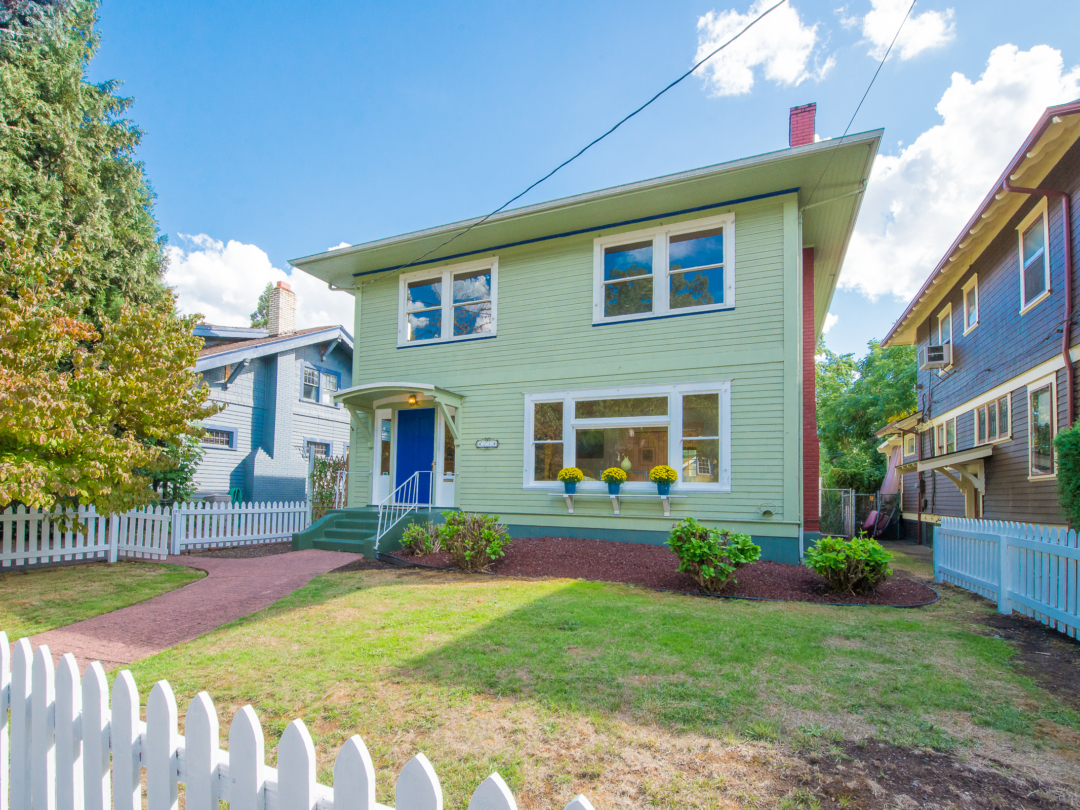 Just Listed! Laurelhurst Foursquare, Charming As The Day is Long!!