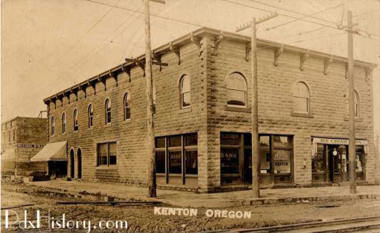 House Hunter PDX Kenton (N Portland) Living Room Realty