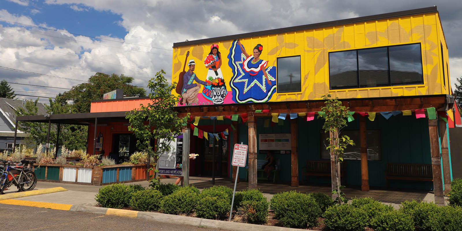 Mt. ScottArleta Real Estate Living Room Realty