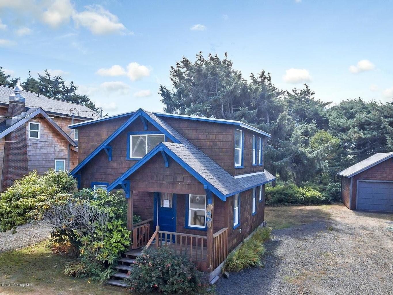 Manzanita Beach Cottage Ocean Views Living Room Realty