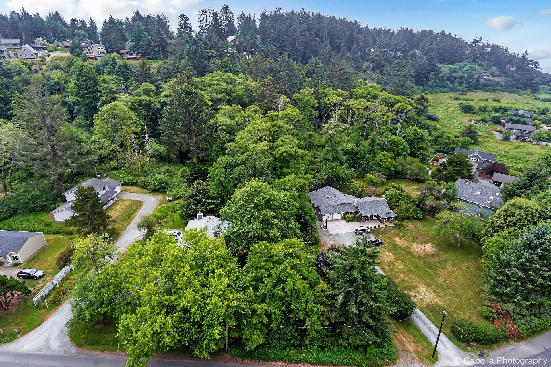 Homesite Walking Distance to Manzanita and Beach