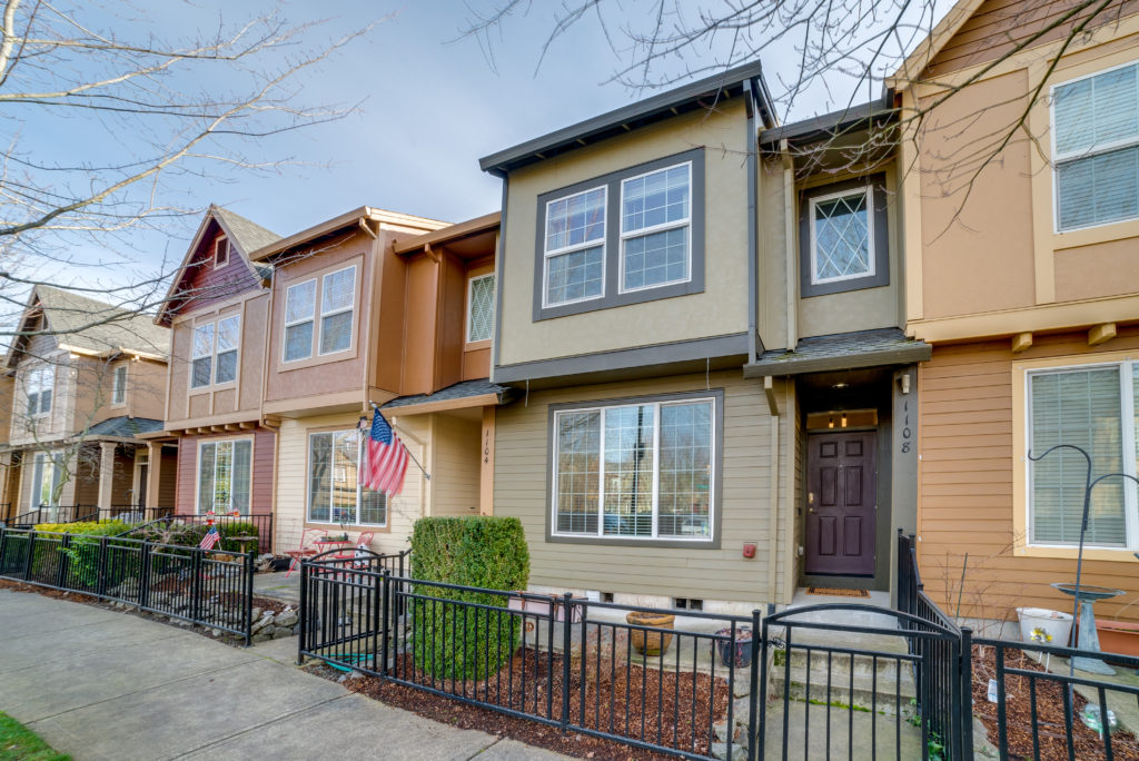 New on the Market located in "Arbor Roses" Living Room Realty