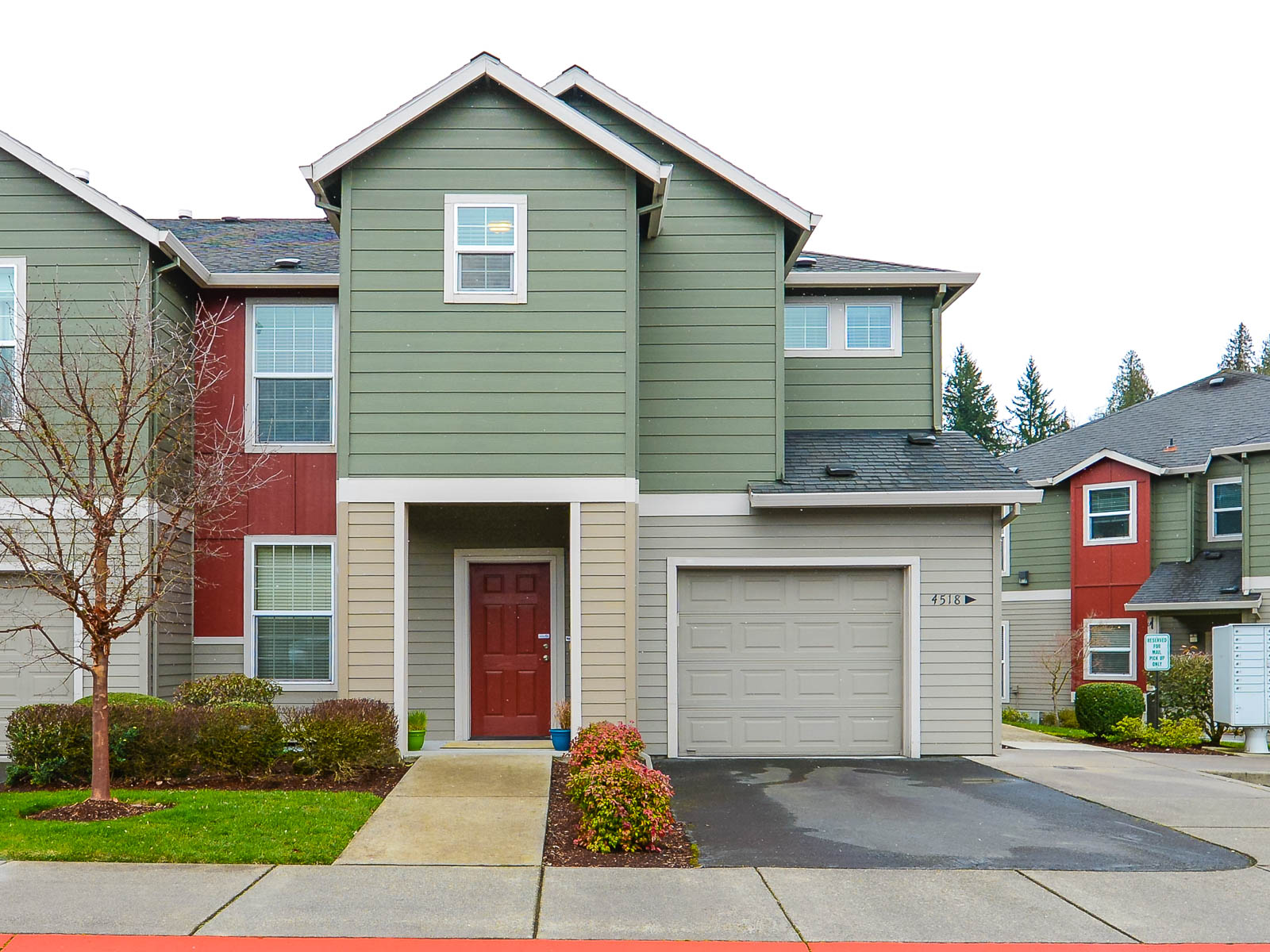 JUST LISTED: Spacious and Serene Gresham Condo