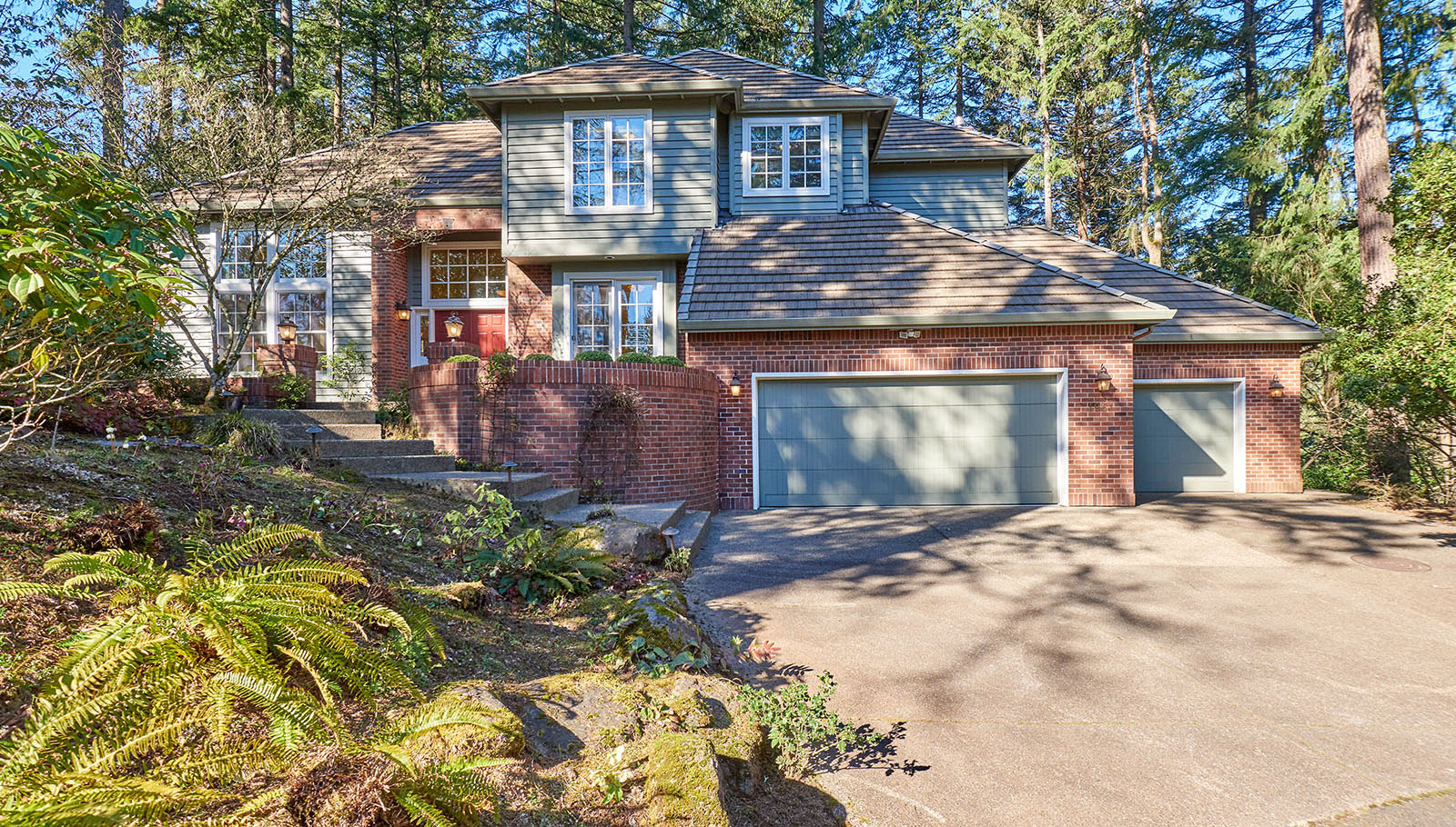 Just Listed: Private Luxe Lake Oswego Home