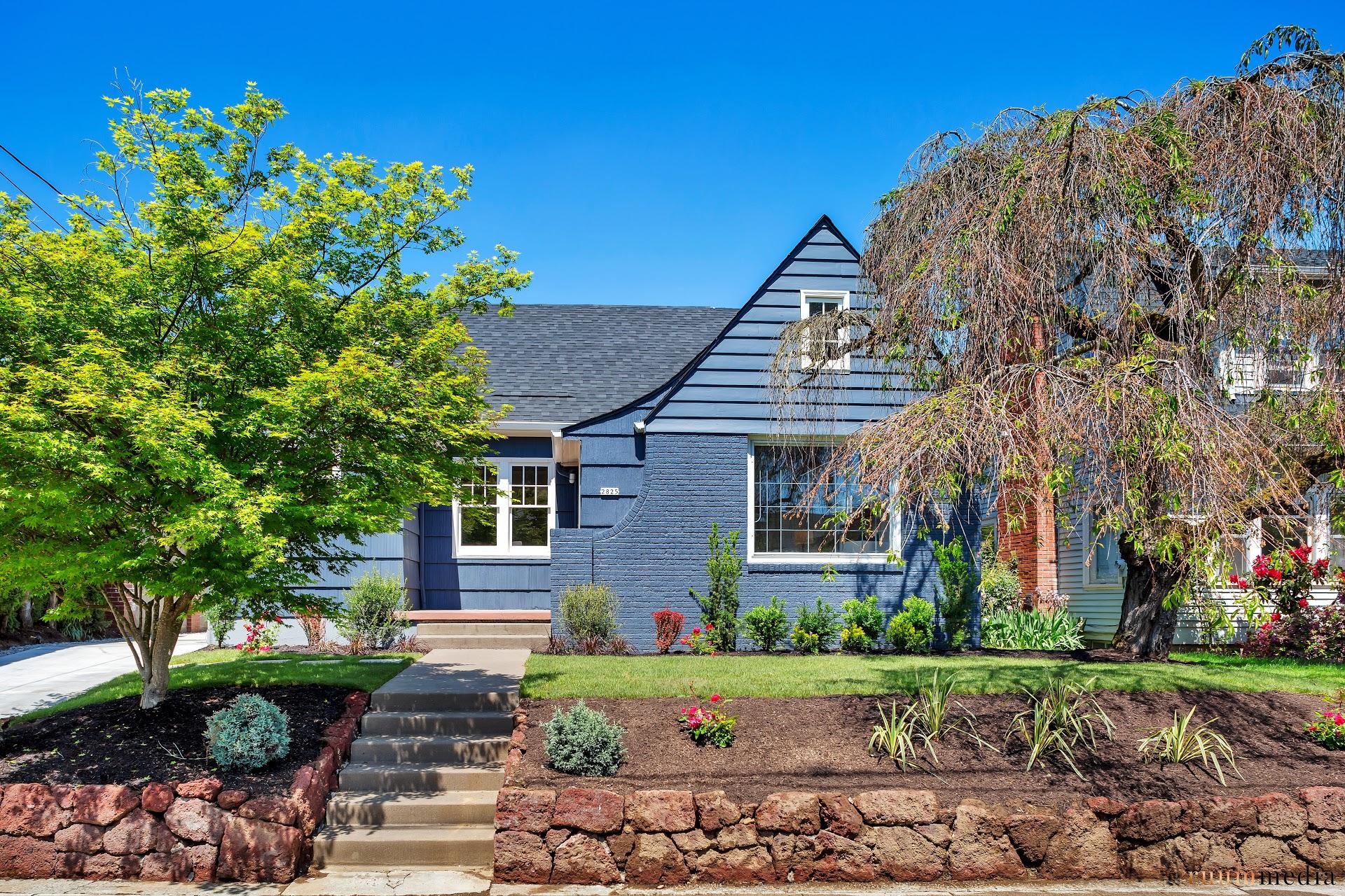 Renovation in Grant Park Living Room Realty