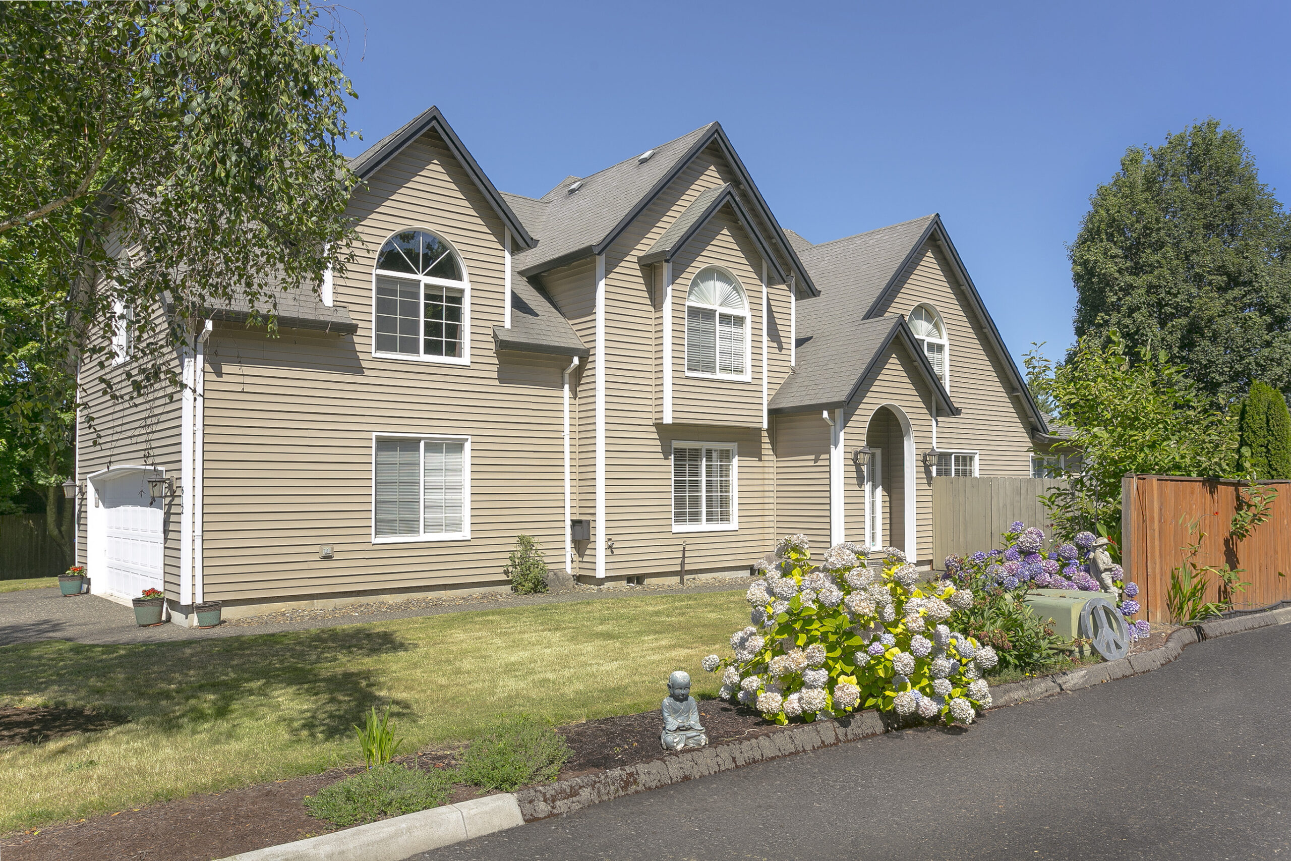Beautiful Vancouver Custom Home on Private Culdesac!