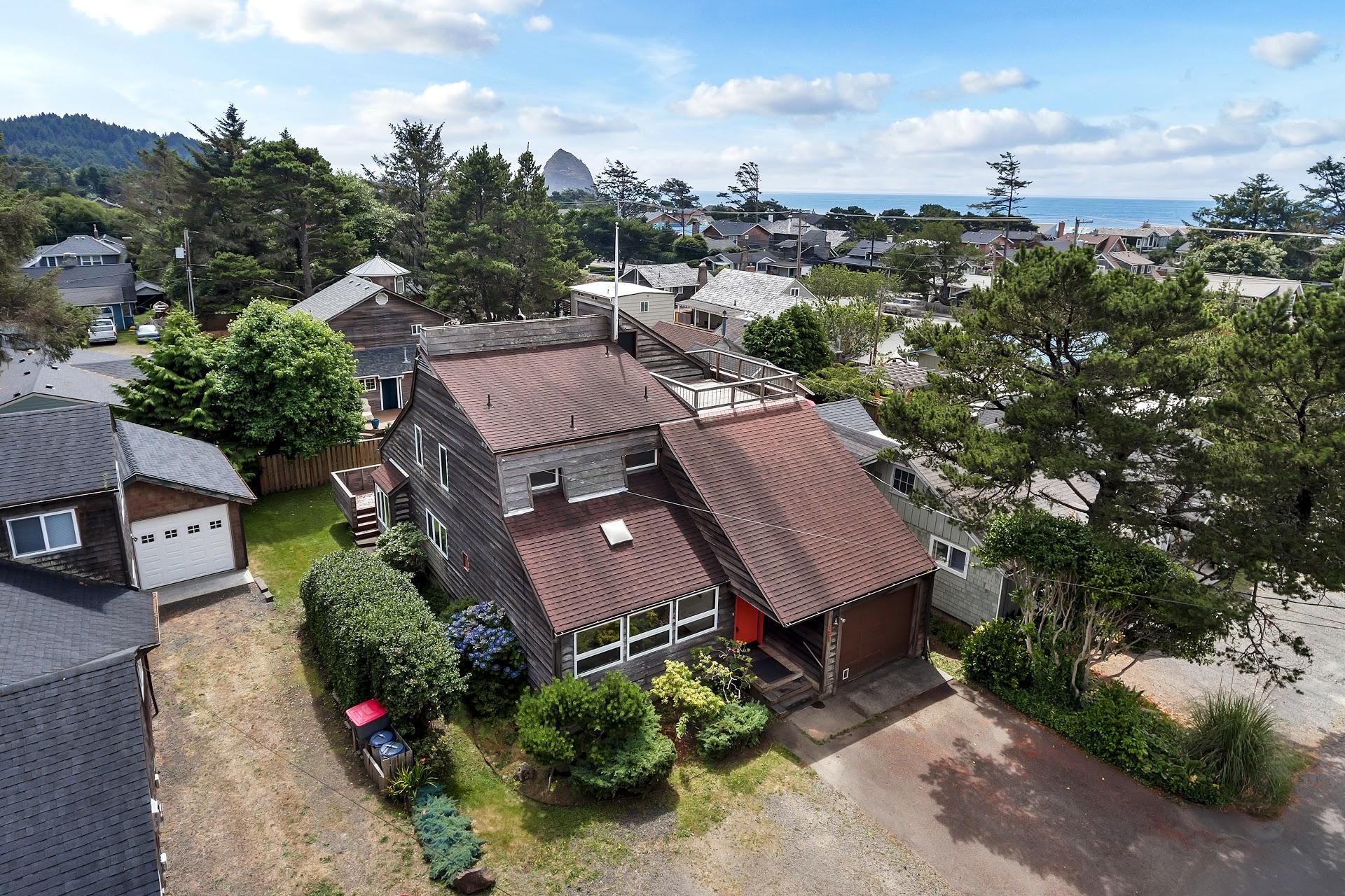 Just Listed! Cannon Beach Architect Designed – Mid Century Inspired