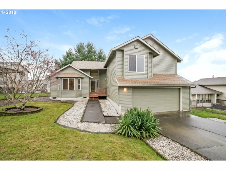 A Brand New Place to Quarantine in Pleasant Valley Living Room Realty