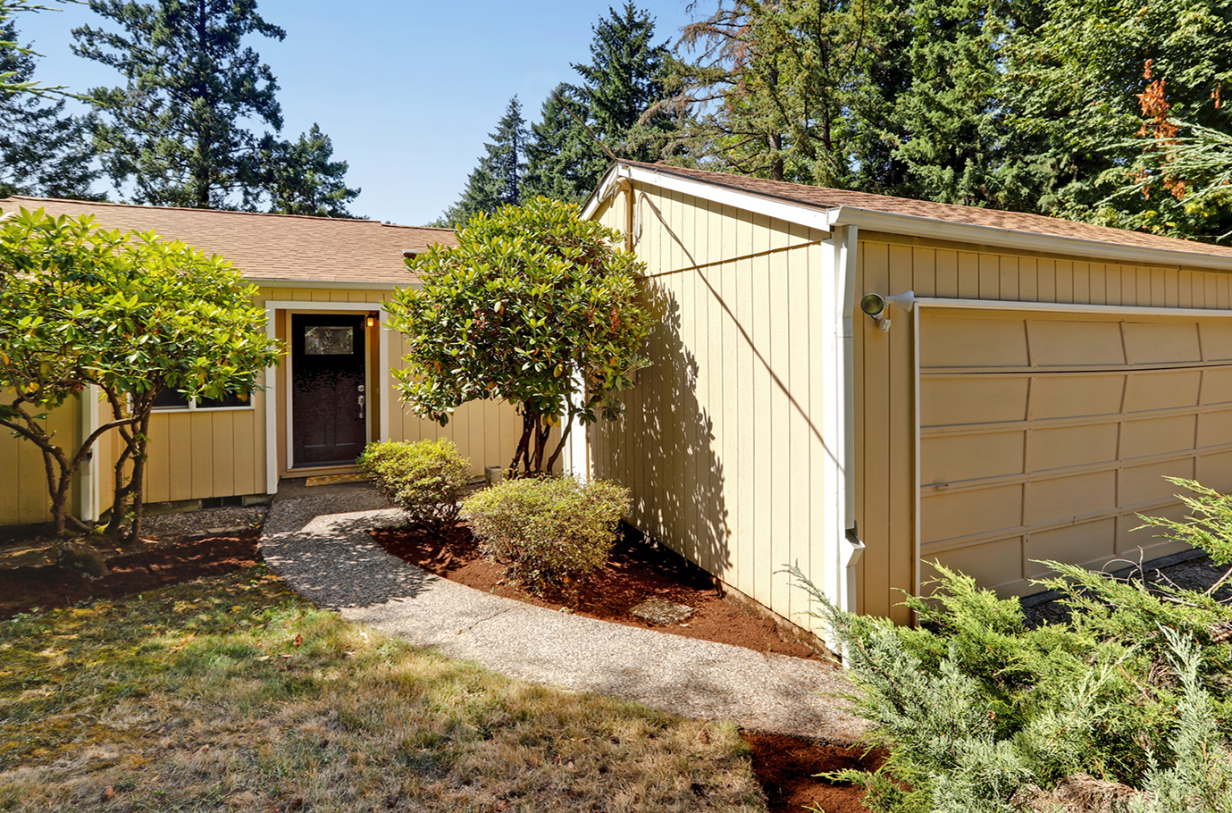 living room realty multnomah village