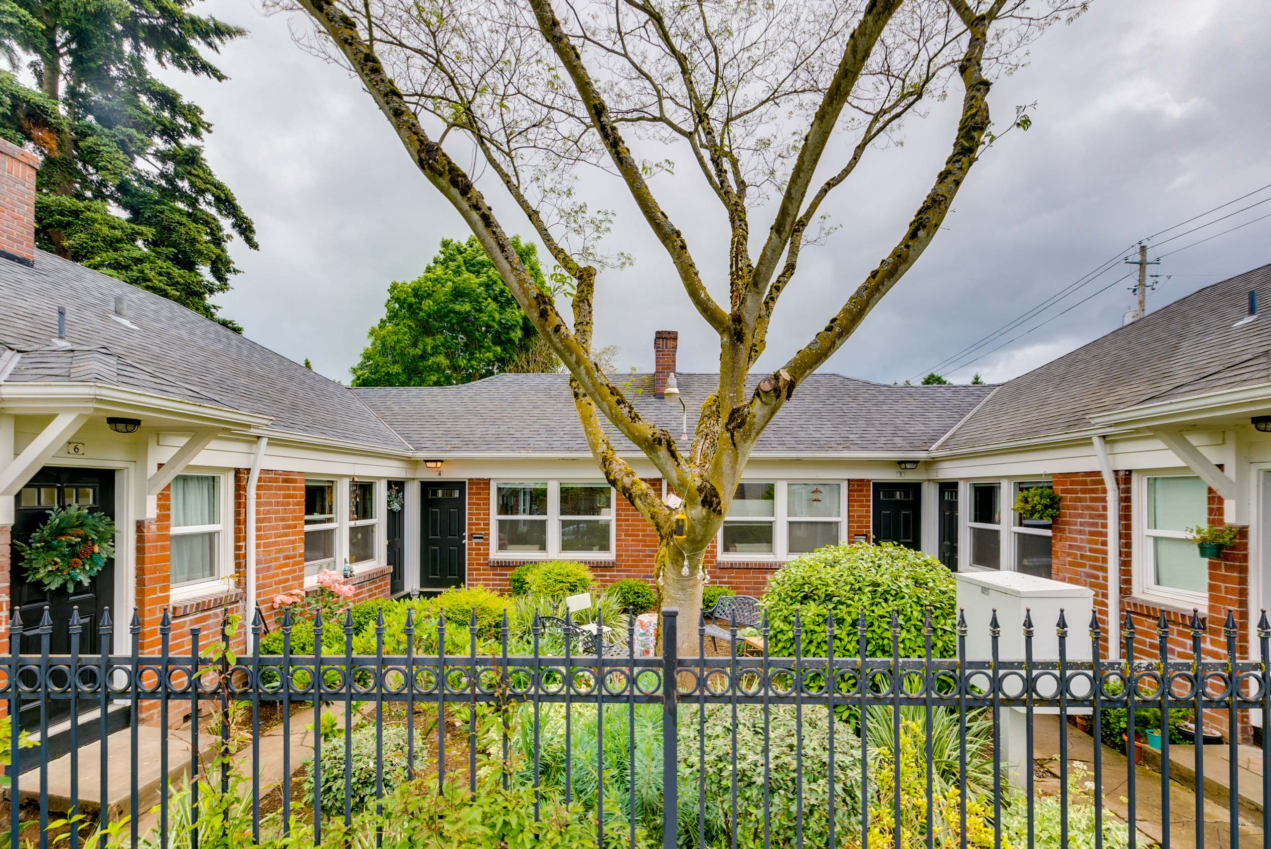 Vintage Courtyard Condo in Piedmont