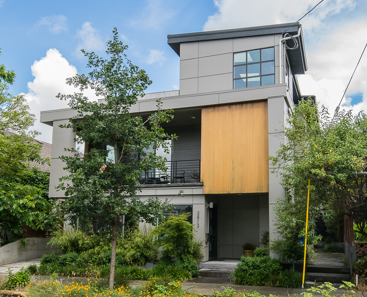RICHMOND HIP LUX : JUST LISTED