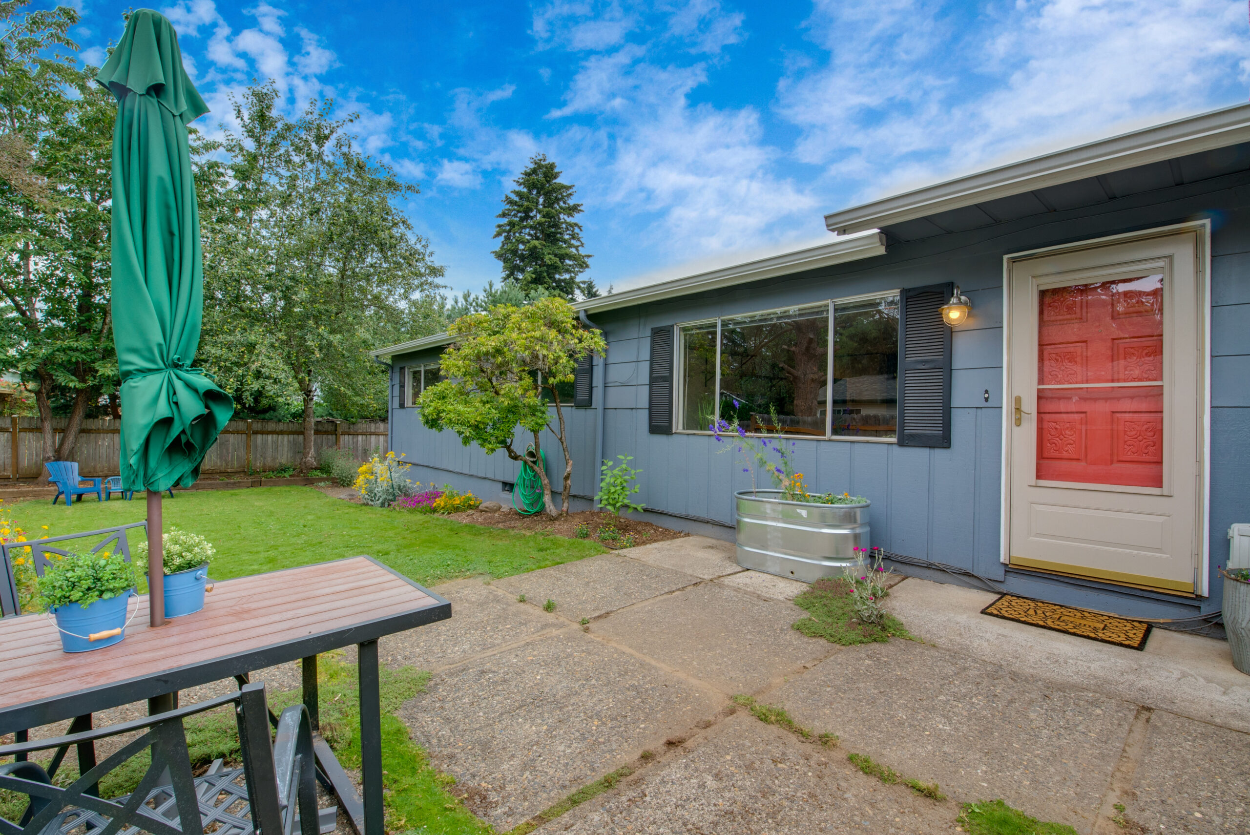 Just Listed! Lovely One-Level in Lents