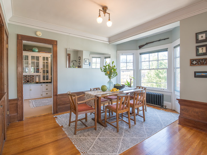 condo diningroom