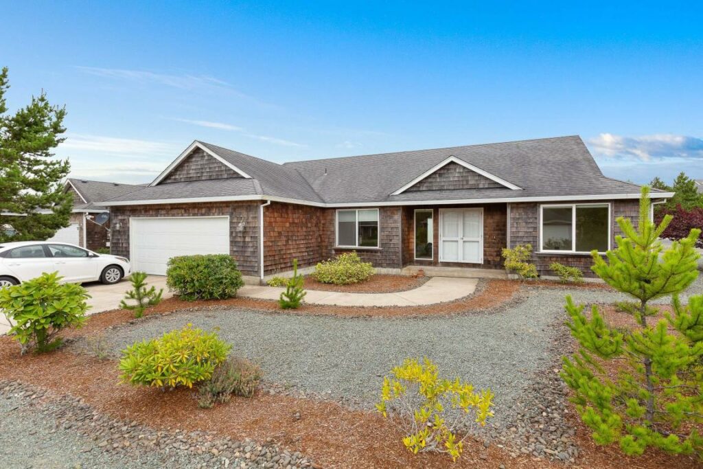 Pine Ridge Manzanita Best Deal in Town Living Room Realty