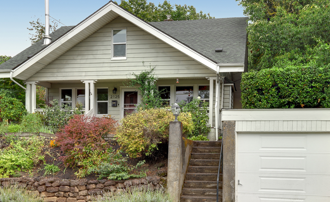 Beautiful Overlook Bungalow