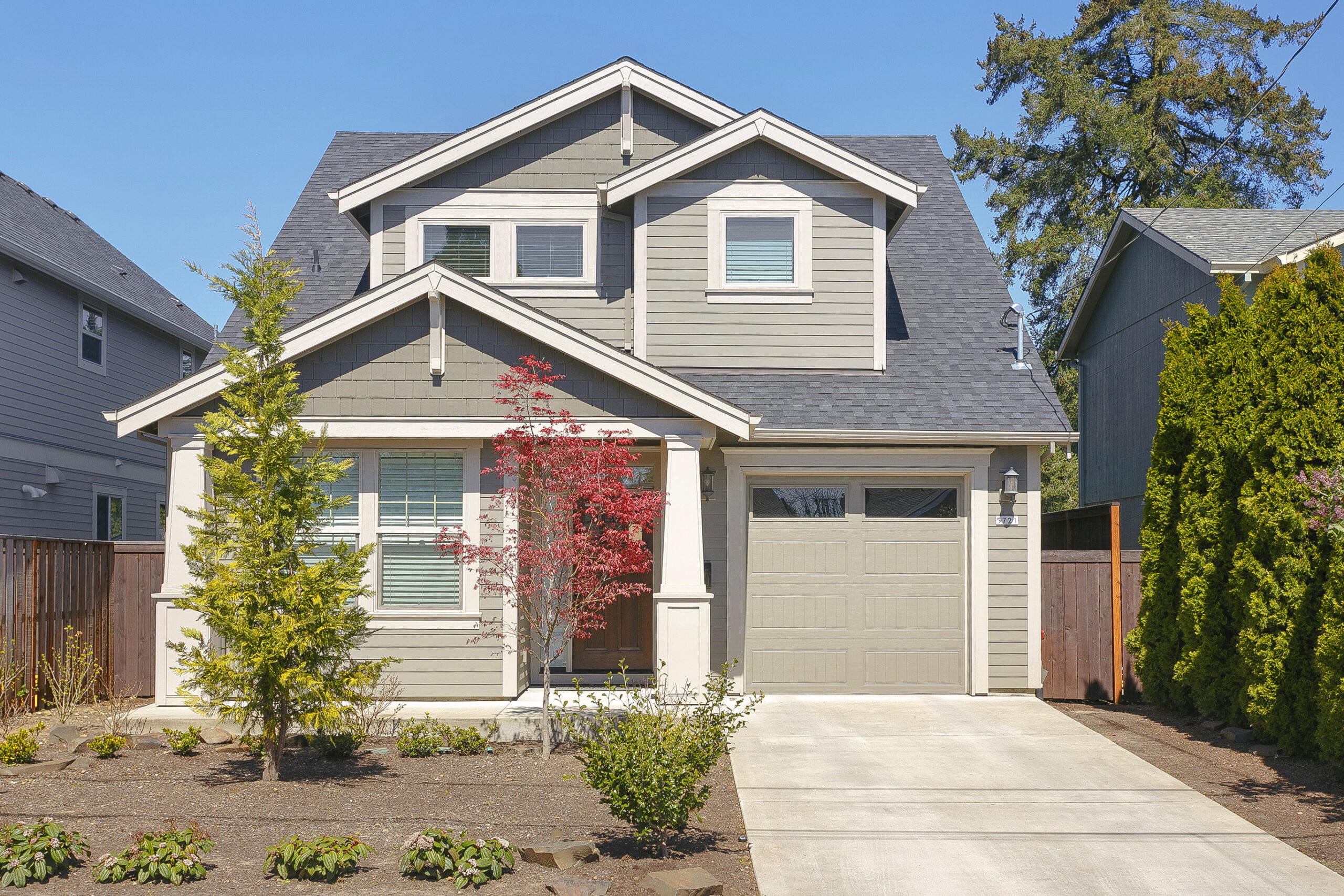 Gorgeous Craftsman Style Home in Woodstock! 