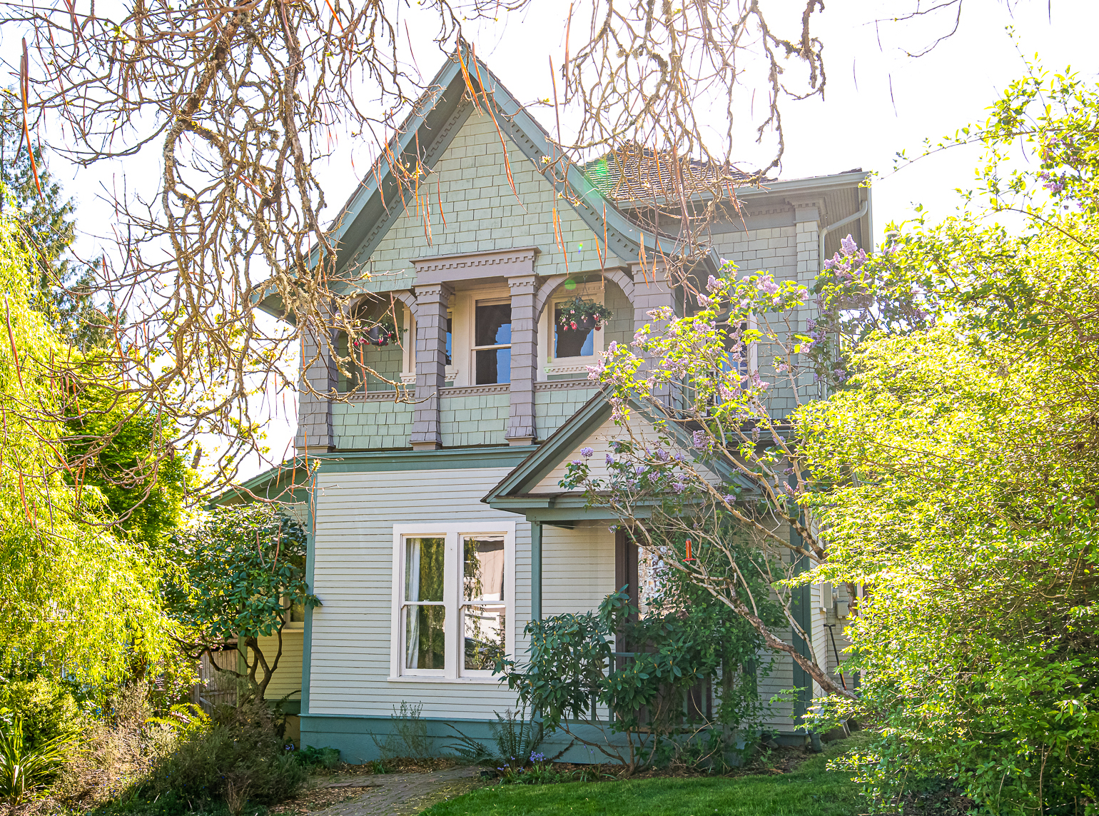 Historic Queen Anne with Modern Style!