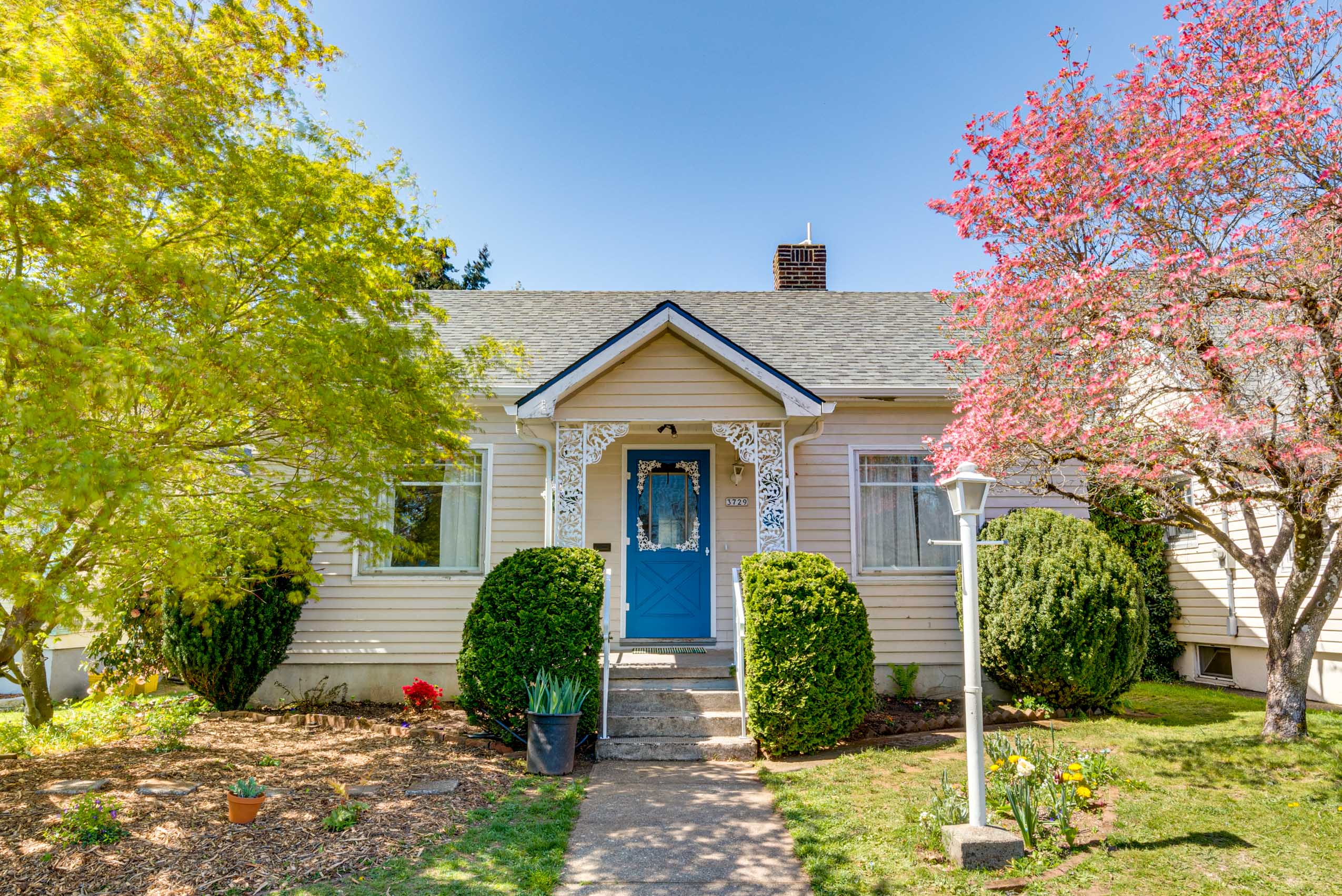 Vintage Cream Puff Bungalow in Foster Powell – SOLD!!!