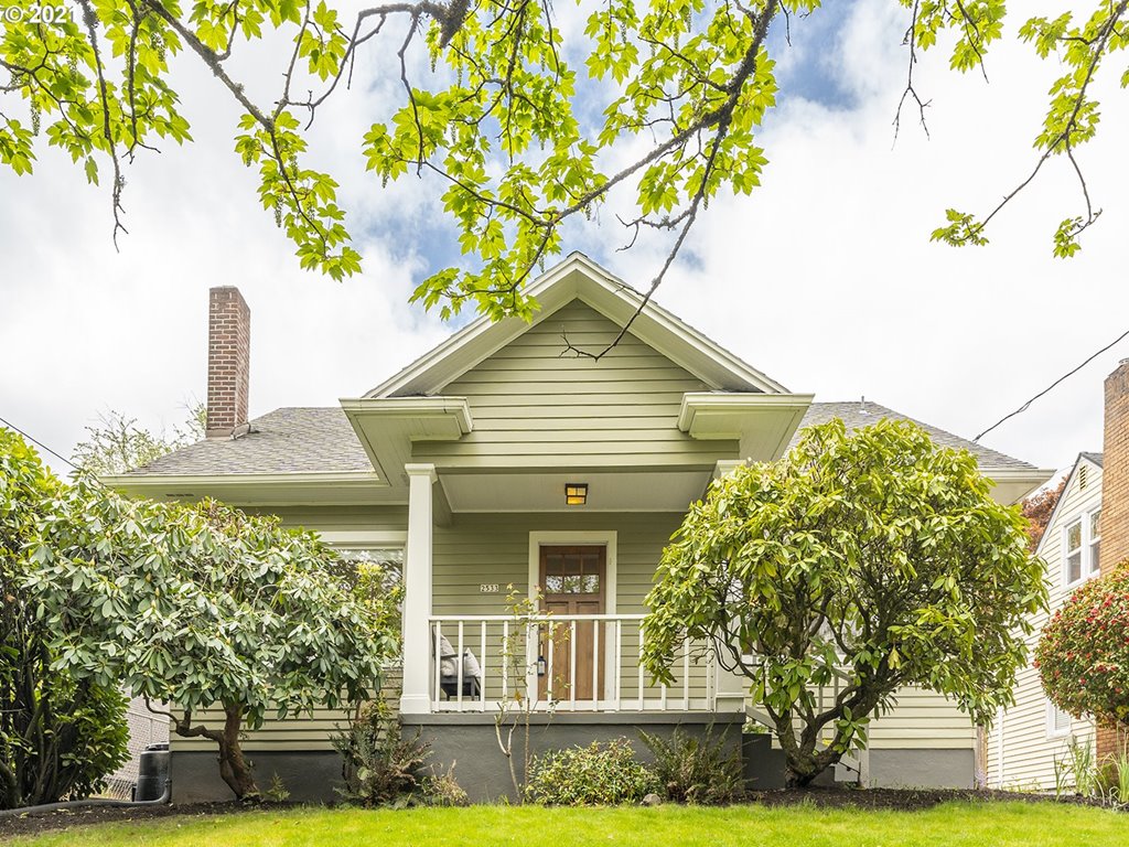 Taking a "Load off" in Irvington Living Room Realty