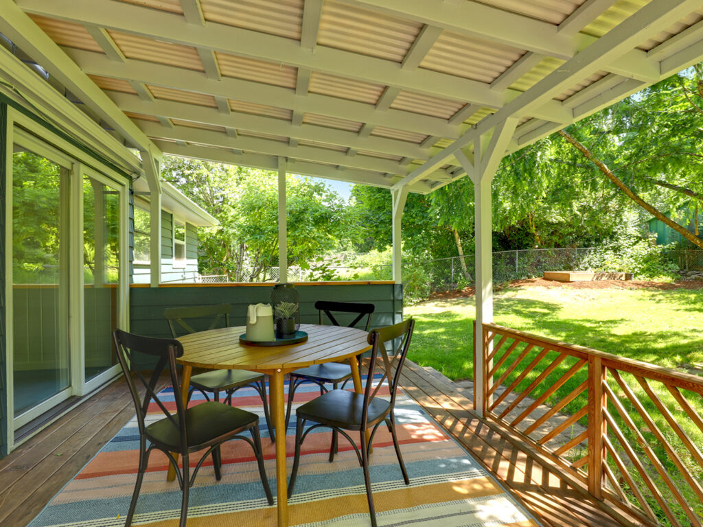 Covered Entertainer's Deck
