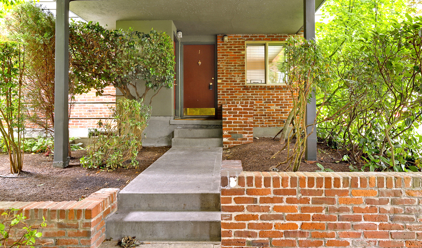 MidCentury Marquam Hill Condo