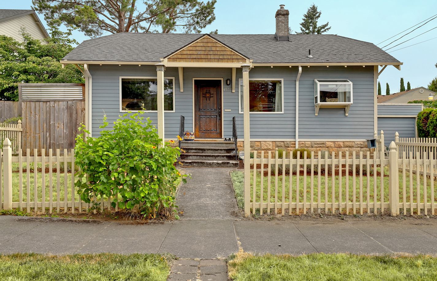 Dreamy Woodstock Cottage