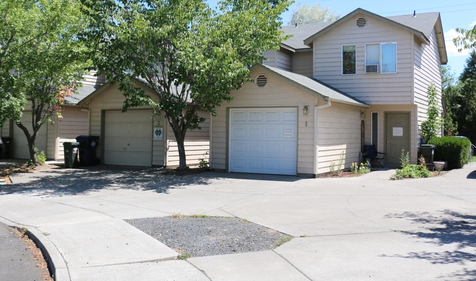 Duplex, Triplex, and Fourplex Investment Properties in Oregon Living