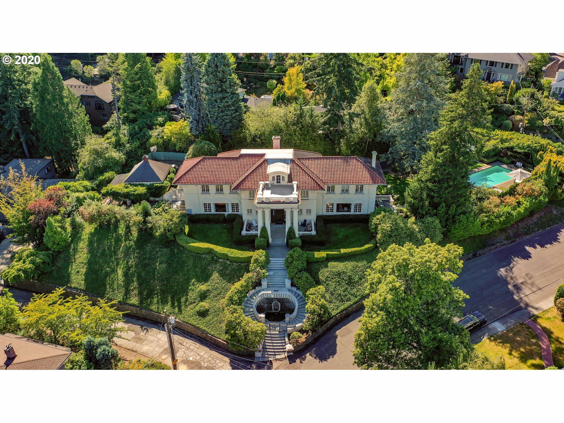 JUST SOLD Spectacular Mediterranean Estate in Westover! Living Room