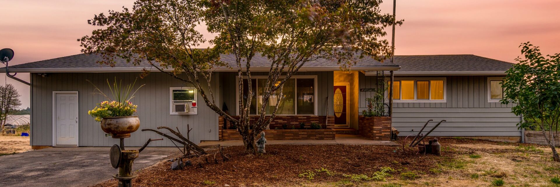 Rambling Ranch on Acreage - Living Room Realty