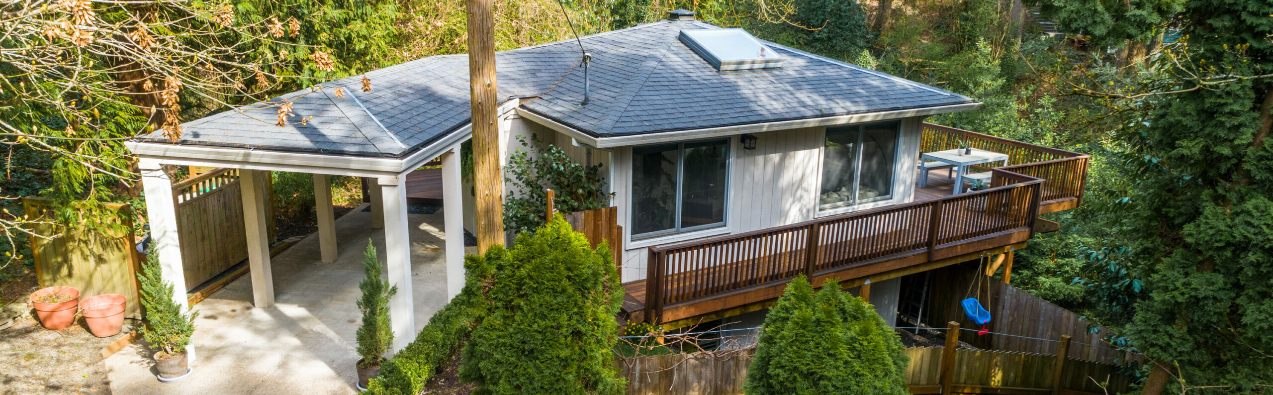 Just Listed! Quiet and Quaint Contemporary Cutie!