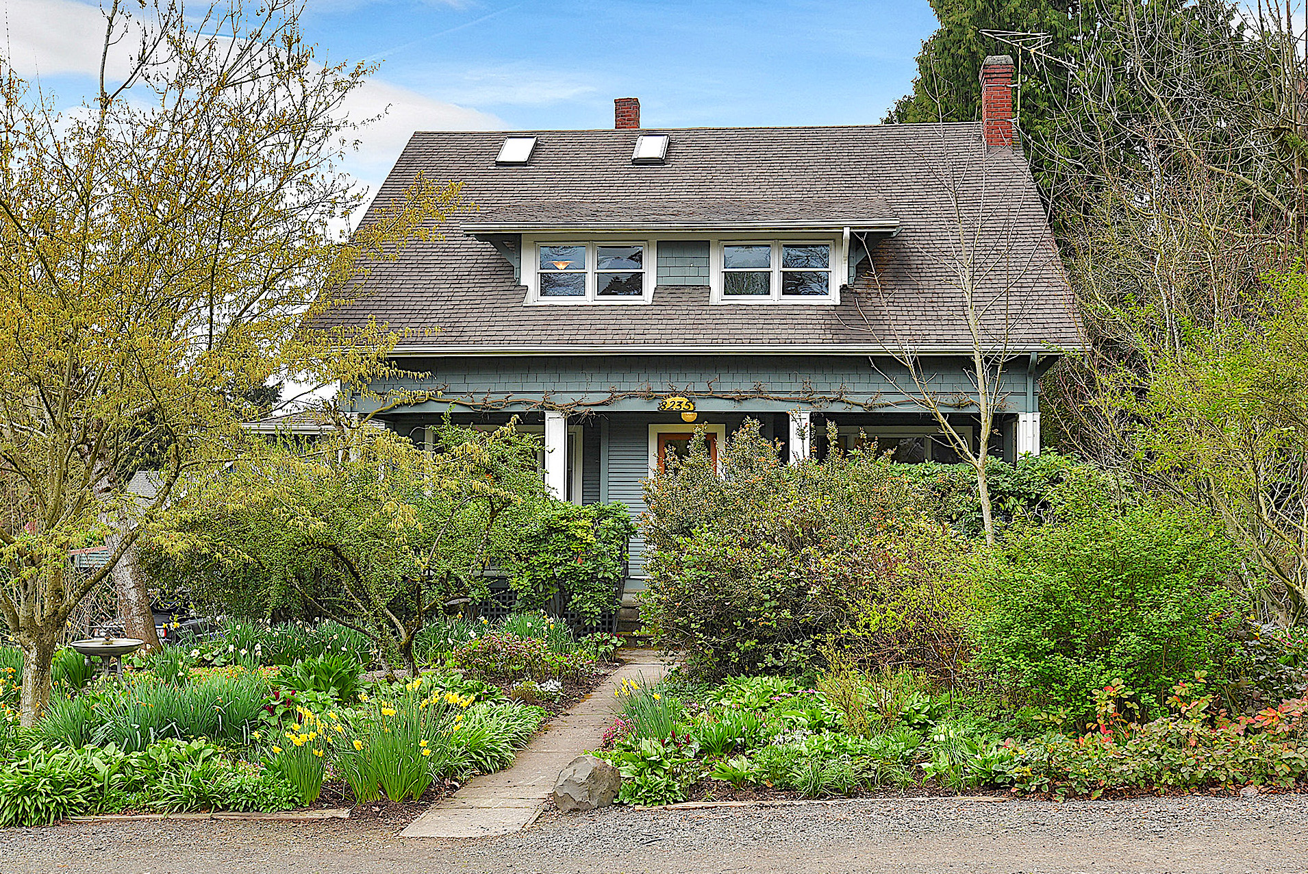 Enchanting Multnomah Farmhouse