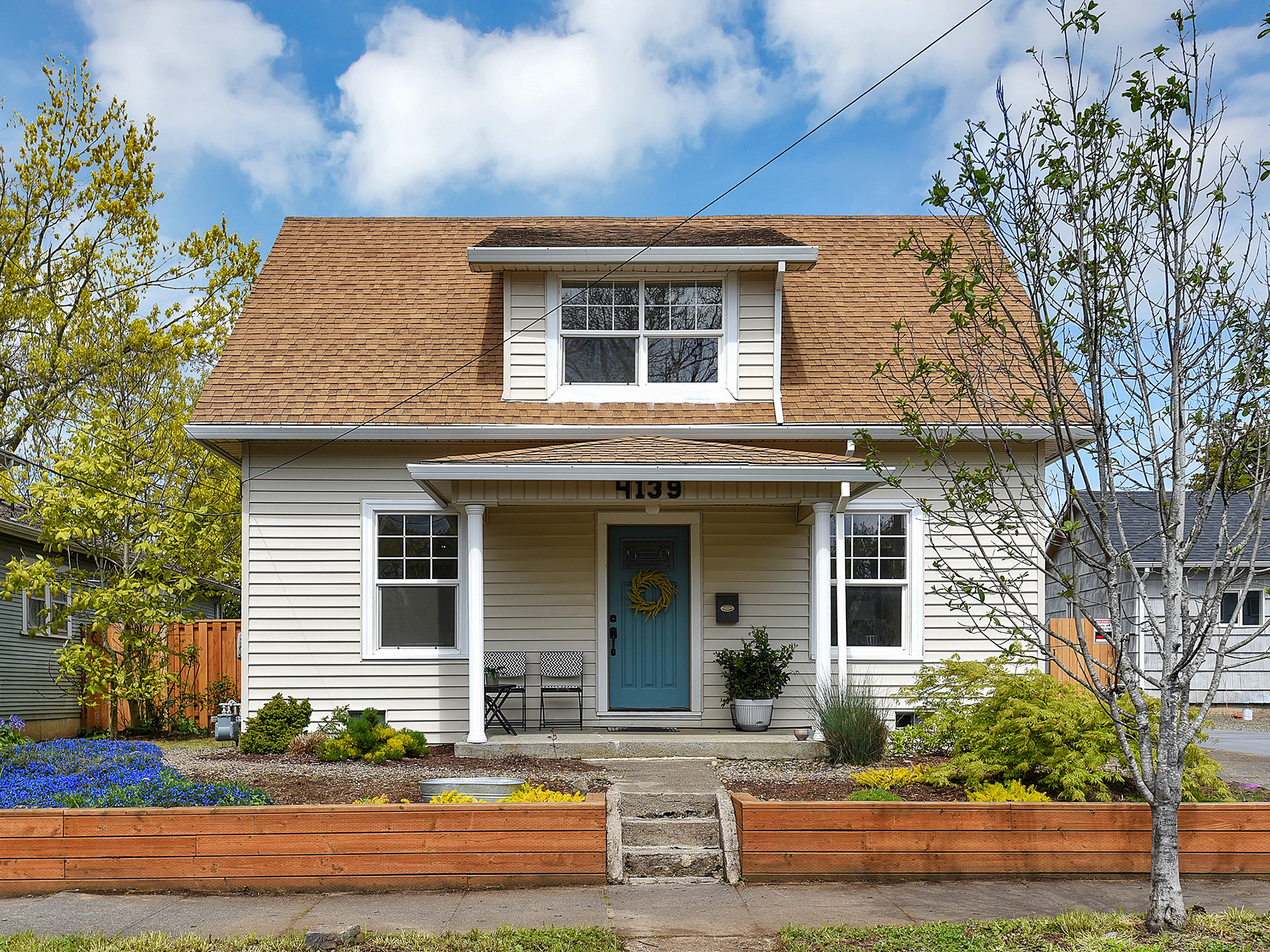 Bright and Fresh Woodstock Bungalow: $535,000