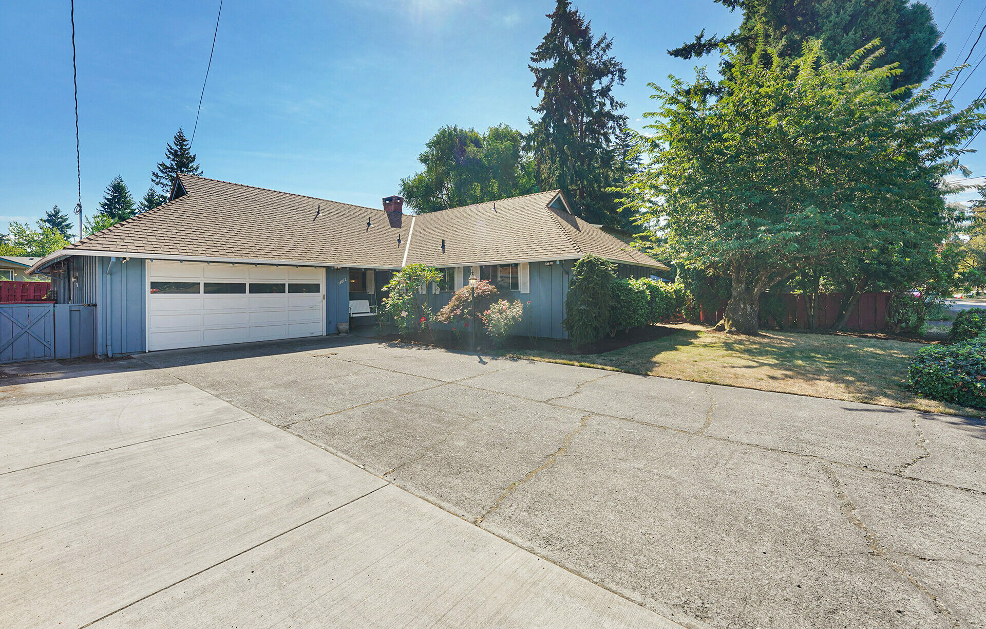 Just Listed! Single Level Ranch in Milwaukie