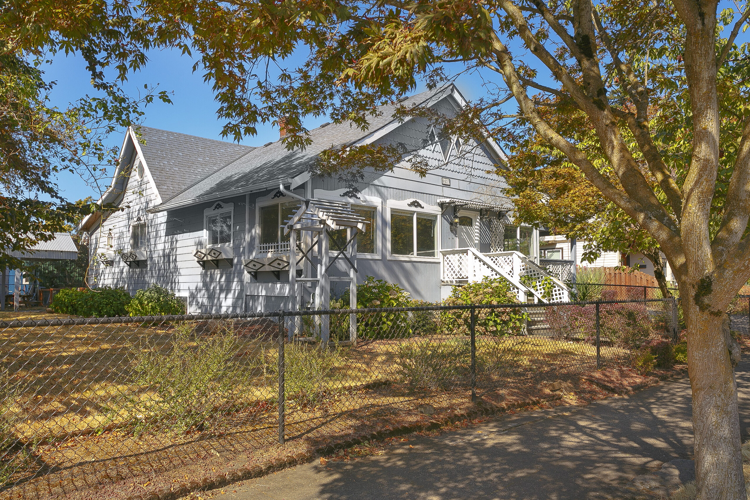Opportunity abounds in the heart of Lents!