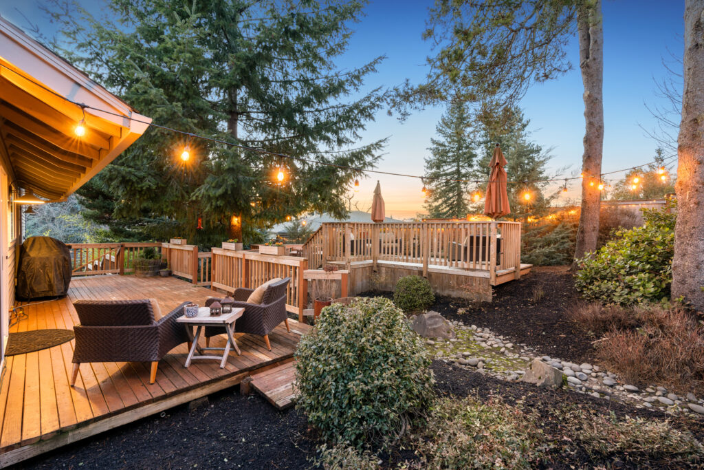 Contemporary Bliss and Style in Lake Oswego