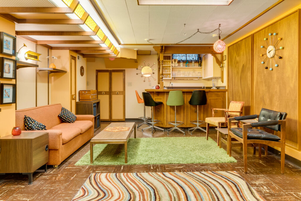 THE RADDEST TIME CAPSULE!! - Living Room Realty