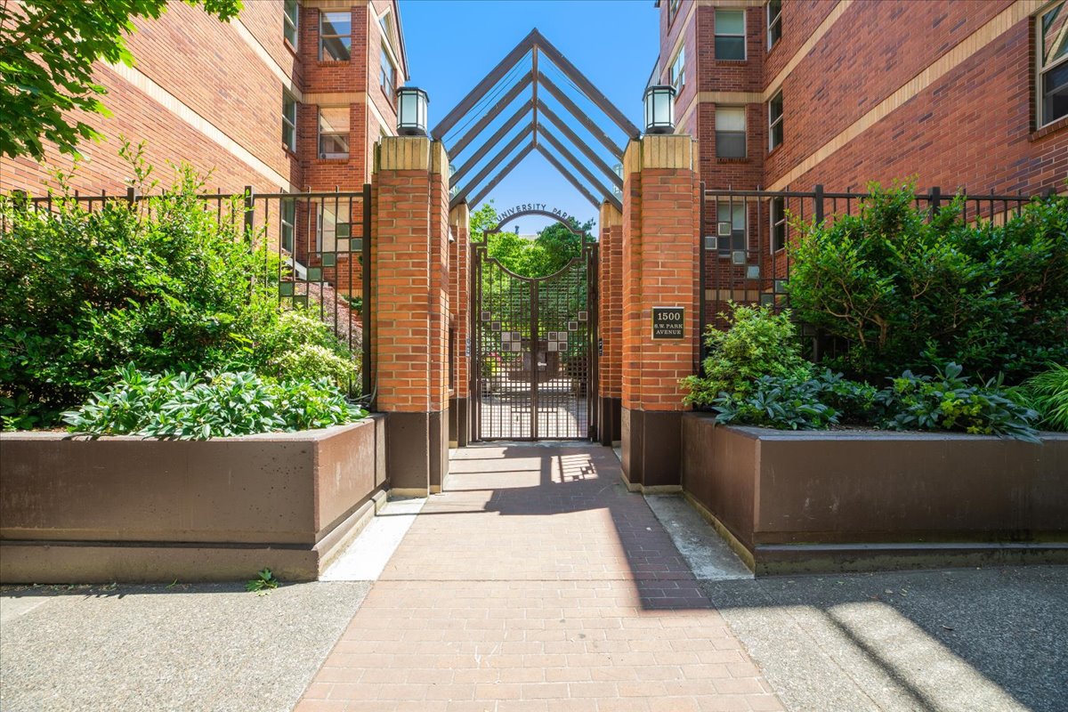 Just Listed: Top-Floor Condo on South Park Blocks