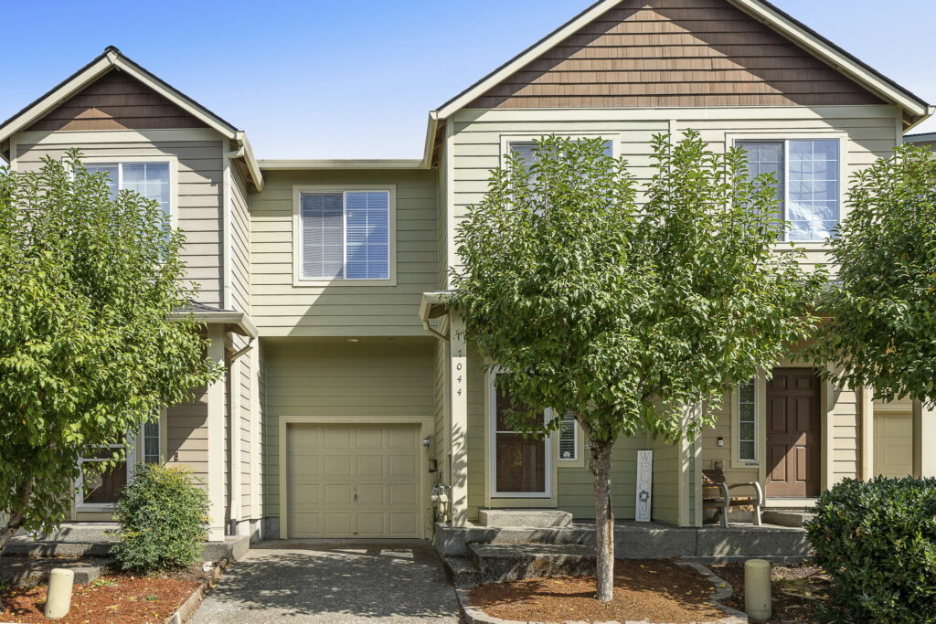 Beaverton Townhome - Great Location