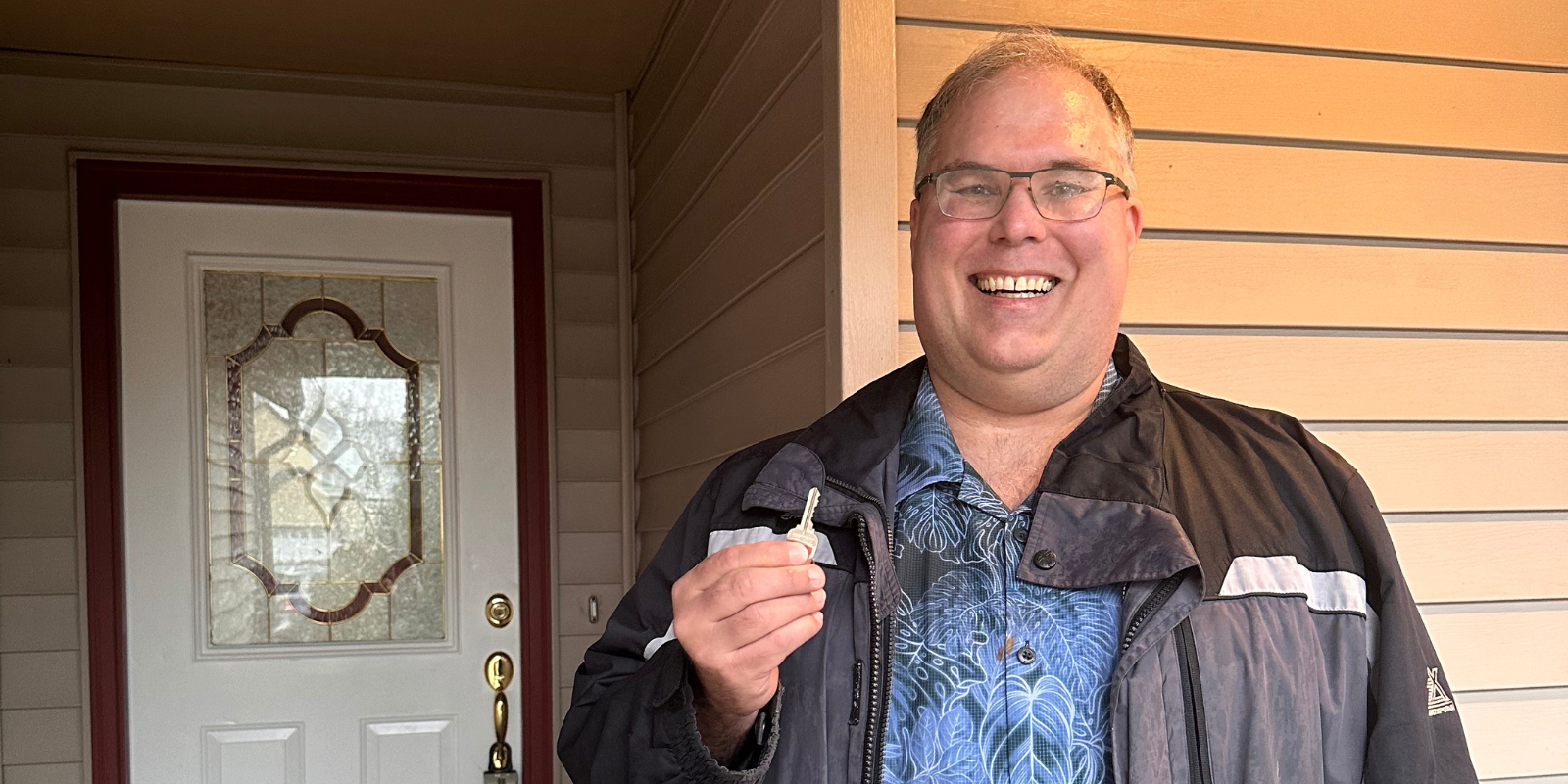 Smiles, Plans, and a New Beginning: Celebrating Jason’s Homeownership Success in Battle Ground, WA