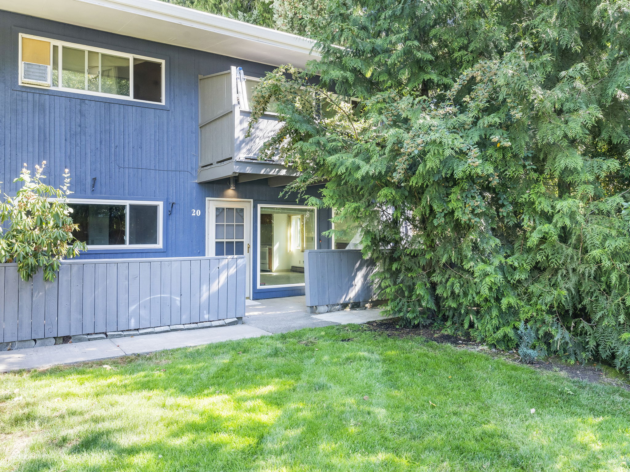 Just Listed! Cozy Condo in a Park-Like Setting!