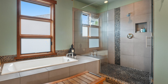 Luxe-Spa-Like-Shower-Spaces.png