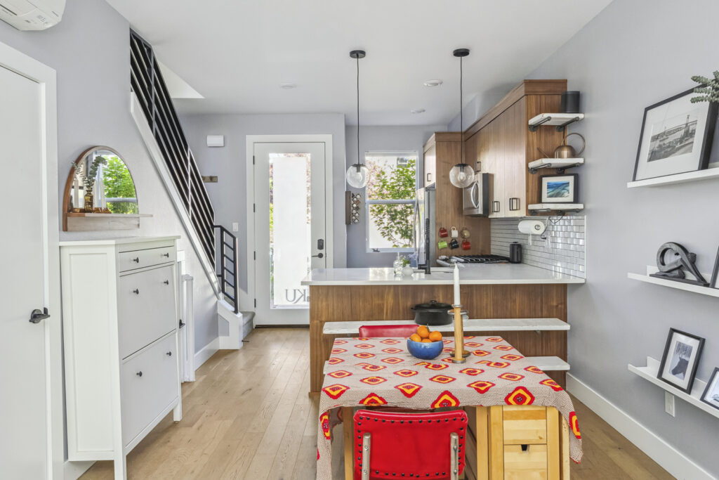 Aryne + Dulcinea with Living Room Realty, Portland, Oregon. Aryne Blumklotz, Buyers, Dulcinea Myers-Newcomb, Sellers, aryneanddulcinea.com Aryne + Dulcinea with Living Room Realty, Portland, Oregon. Aryne Blumklotz, Buyers, Dulcinea Myers-Newcomb, Sellers, aryneanddulcinea.com