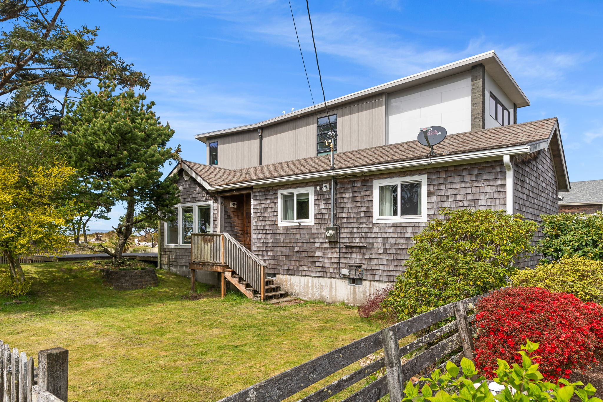 CLASSIC COTTAGE IN SOUTH ROCKAWAY BEACH