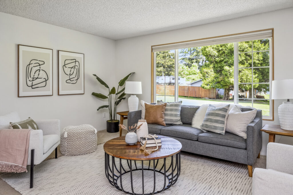 Aryne + Dulcinea with Living Room Realty, Portland, Oregon. Aryne Blumklotz, Buyers, Dulcinea Myers-Newcomb, Sellers, aryneanddulcinea.com