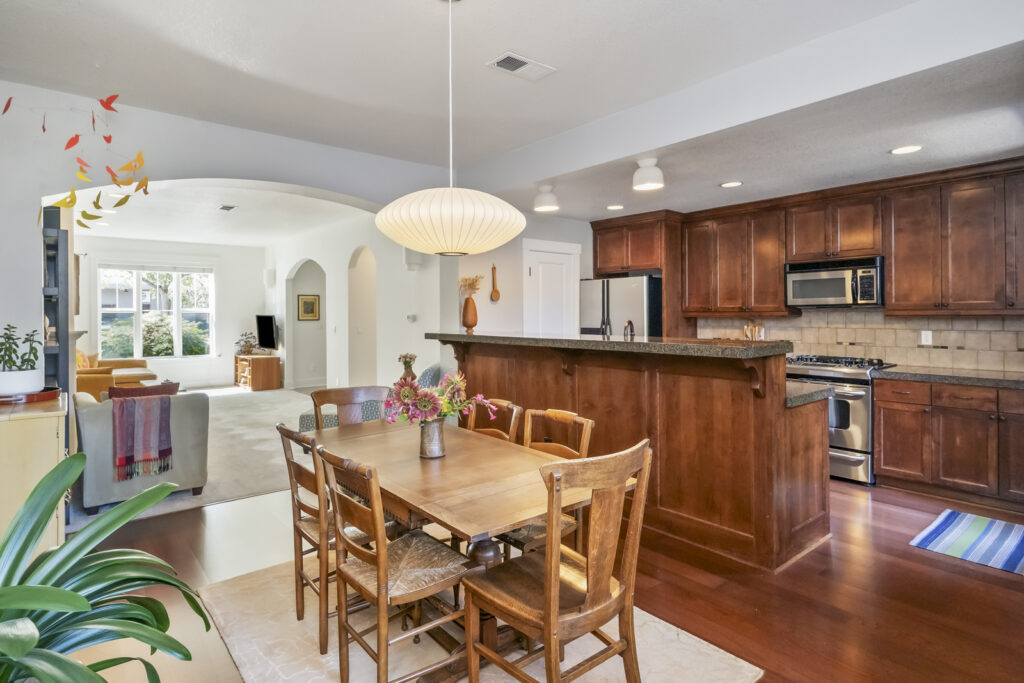 Aryne + Dulcinea with Living Room Realty, Portland, Oregon. Aryne Blumklotz, Buyers, Dulcinea Myers-Newcomb, Sellers, aryneanddulcinea.com