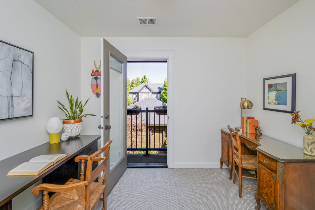 Aryne + Dulcinea with Living Room Realty, Portland, Oregon. Aryne Blumklotz, Buyers, Dulcinea Myers-Newcomb, Sellers, aryneanddulcinea.com